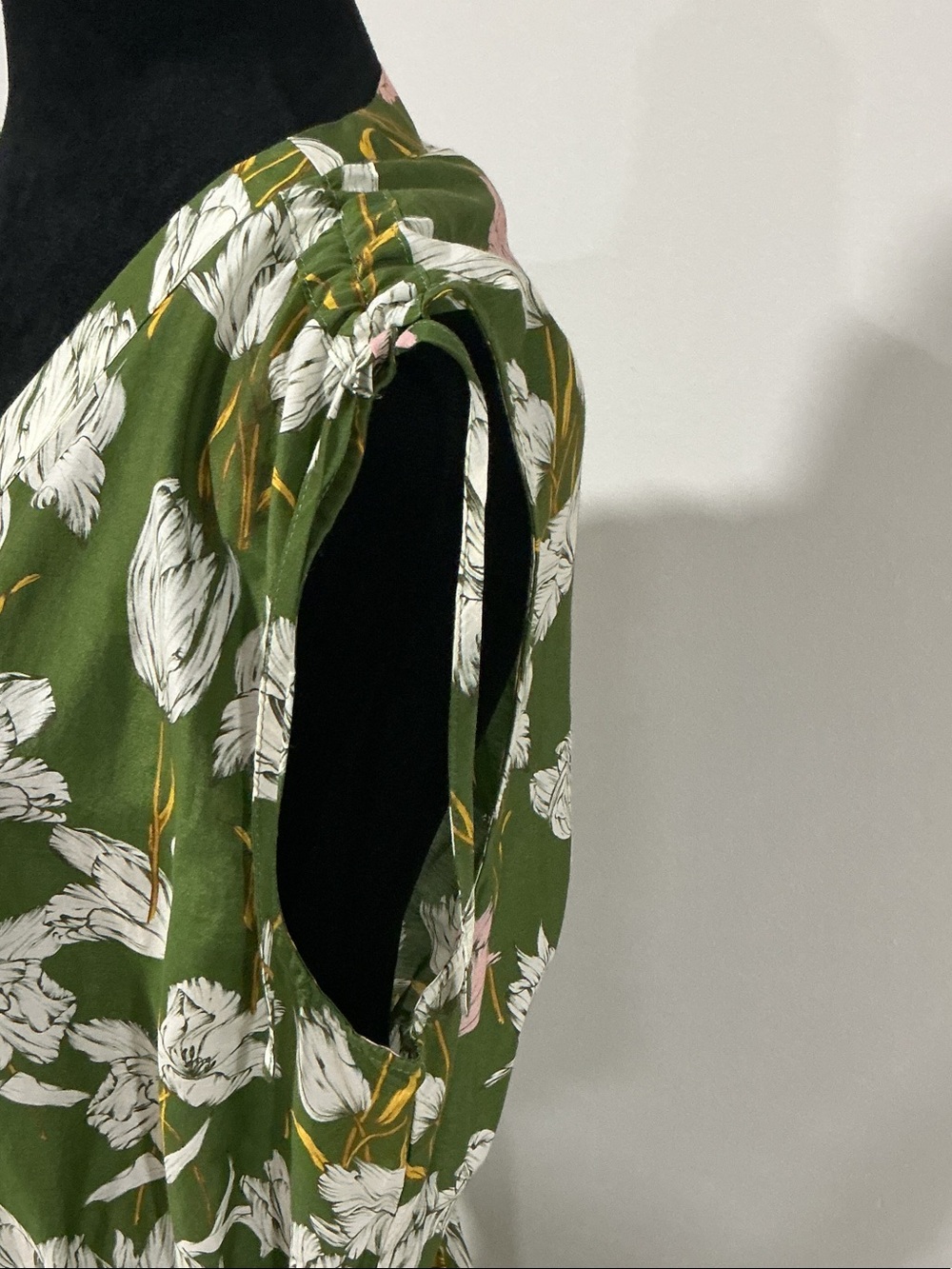 Trovata Olive Green Floral V-Neck Button Midi Dress - Picture 4 of 11